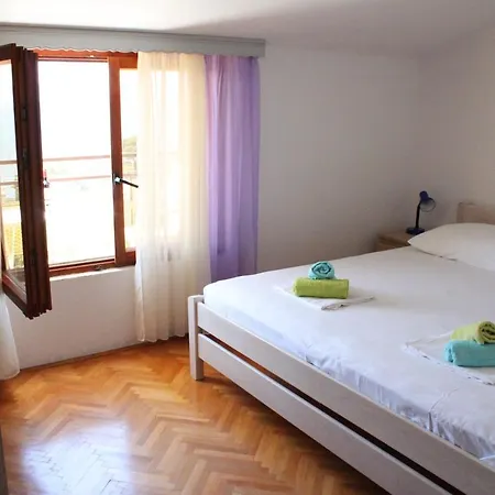 Slaven Apartment *